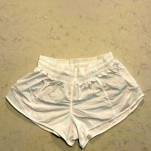 Lululemon Hottie Hot Shorts white size 4